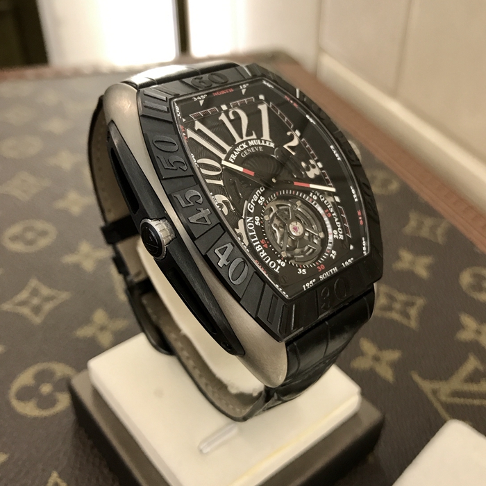 FRANCK MULLER 法兰克穆勒 CONQUISTADOR GPG系列，9900 T GPG TITANIUM。48x62.7毫米表径，灰钛与黑钛表壳，黑色面盘，陀飞轮装置，手动上弦机械机芯，动力储备60小时。专柜定价：888000元。 全套附件齐全。