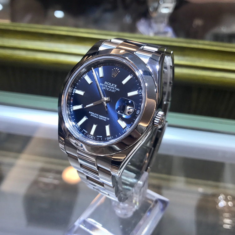 ROLEX 劳力士 日志型系列，116300。41毫米表径，精钢表壳，蓝色面盘，中央时、分及秒针；瞬跳日历，快速更正；秒针暂停功能以准确调校时间，自动上弦机械机芯。 单表附保卡。