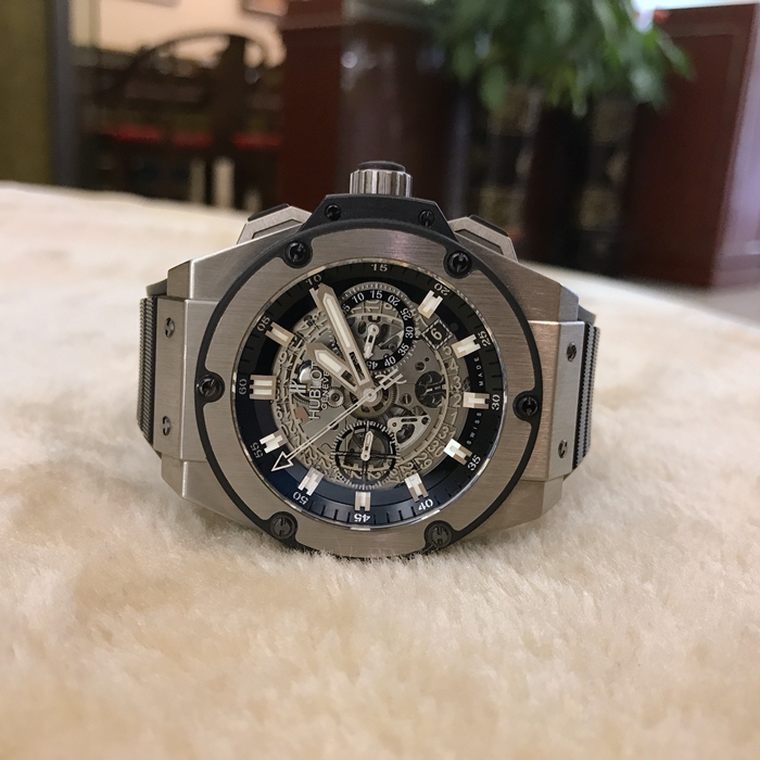 Hublot 宇舶 王者至尊系列，701.NX.0170.RX。48毫米表径，钛金属表壳，日期显示，计时功能自动上弦机械机芯，动力储备72小时。 单表无附件。