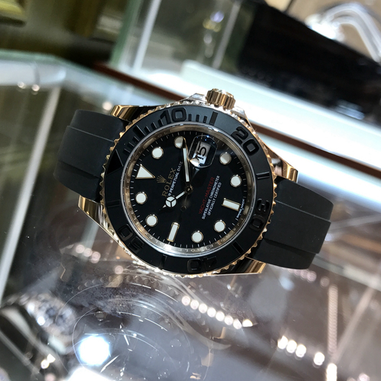 Rolex 劳力士 游艇名仕型系列，116655。40毫米表径。18K玫瑰金表壳，双向旋转60分钟刻度外圈，配亚光黑色陶质字圈，磨光立体数字及刻度，黑色面盘，三点位置双重防反光小窗凸透镜放大日历，自产3135自动上弦机械机芯，专柜定价：185000元。 单表附保卡。