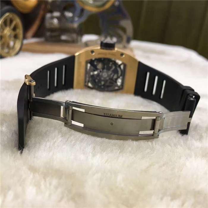 RICHARD MILLE 里查德米勒 男士系列 RM 010 AUTOMATIC。48 x 39.30毫米表径。18K玫瑰金表壳，酒桶型镂空表盘。七点位置视窗式日期显示。CALIBER RM 005-S自动上弦机械机芯。 单表附保卡。