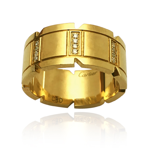 卡地亚（Cartier ）18K黄金戒指，镶嵌32颗明亮钻石，尺寸：56号。