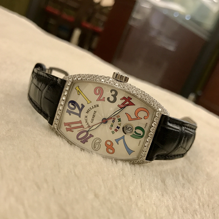 FRANCK MULLER 法兰克穆勒 COLOR DREAMS系列，7851SC DT COL DRM D。35x41毫米表径，18K白金，原镶钻圈钻耳，彩字面盘，6点位置日期显示，自动上弦机械机芯。 单表无附件。