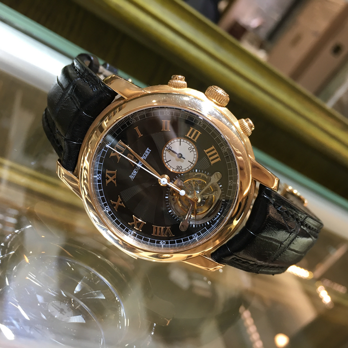 Audermars Piguet 爱彼 JULES AUDEMARS系列 26050OR.OO.D002CR.01，43毫米表径，18K玫瑰金，三问计时，六点位置陀飞轮装置，背透镂空手动机械机芯，公价387万。 单表无附件。