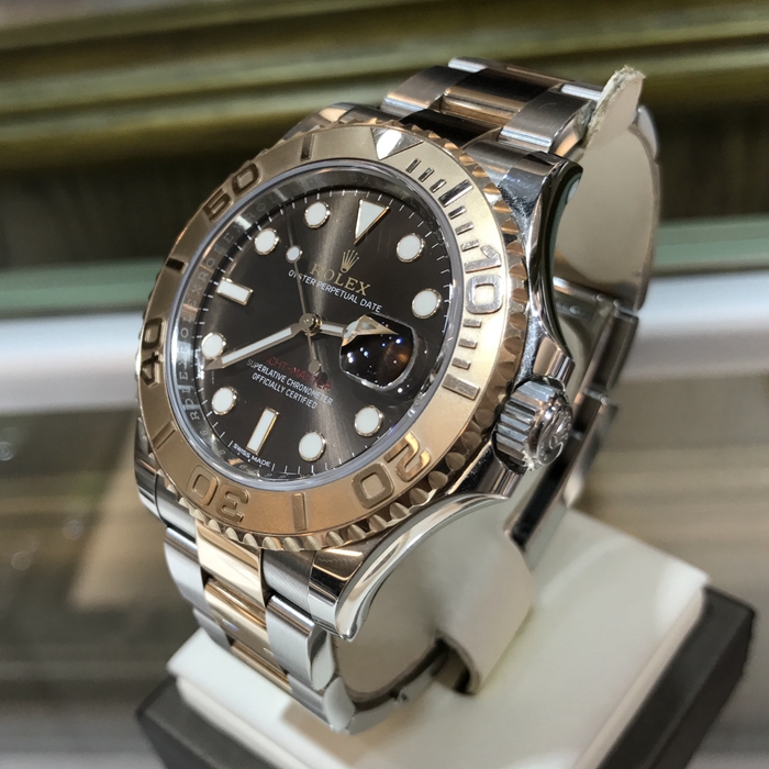 Rolex 劳力士游艇名仕型系列 116621-78801。40毫米表径，不锈钢/18k玫瑰金表壳，巧克力色圆形表盘，易读Chromalight夜光显示配长效蓝色亮光物料。中央时、分及秒针，表面设瞬跳日历，快速更正；秒针暂停功能以准确调校时间。蚝式三排链节表带。旋入式底盖，自产3135自动上弦机械机芯。动力储备48小时。 单表无附件。